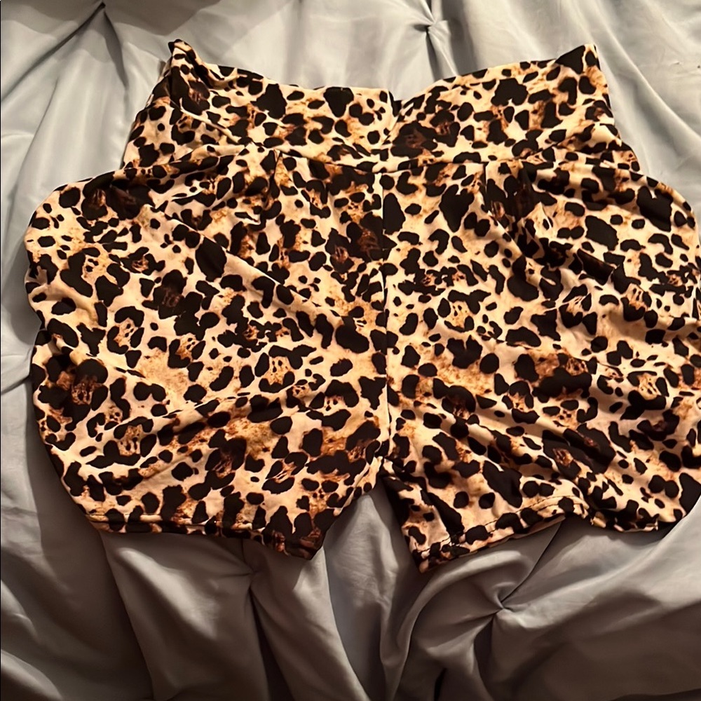 New mix- Leopard Print Women's Shorts